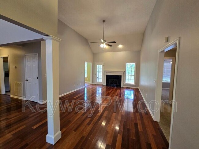 Building Photo - 5006 Fieldcrest Dr