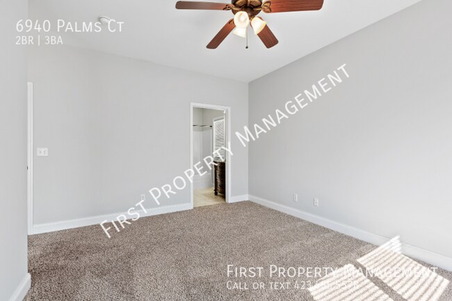 Building Photo - 6940 Palms Ct