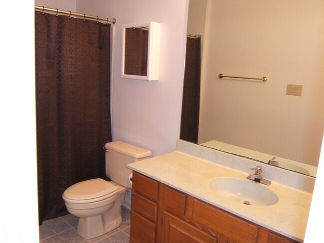 Building Photo - Jan Move In !!! 3BR/2BA Gated Marina Commu...