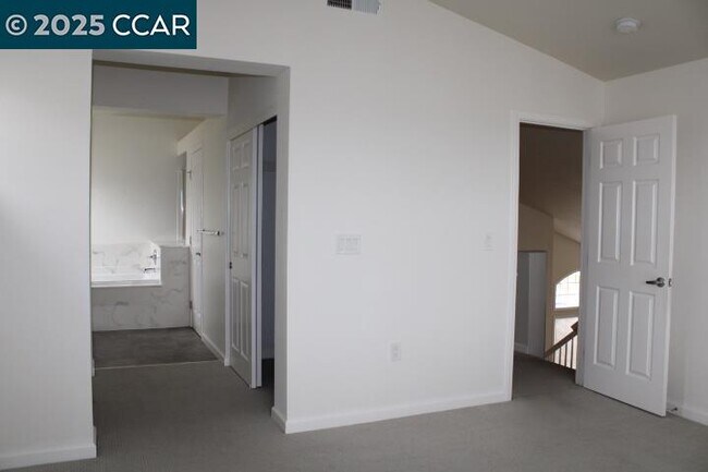 Building Photo - 247 Catalina Dr