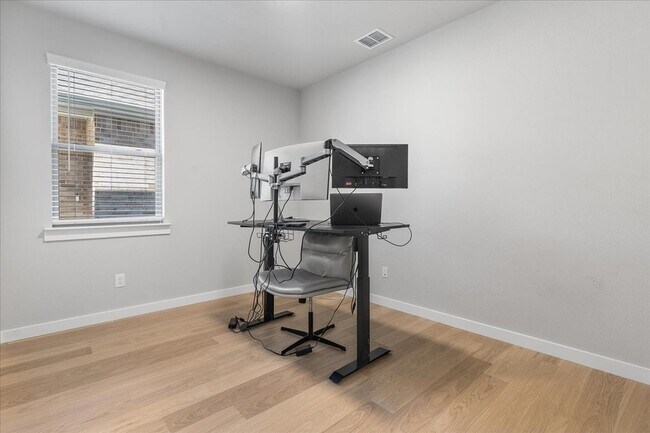 Building Photo - 608 Cottage Wood Dr