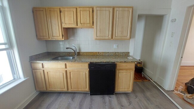 Building Photo - 7 Topliff St