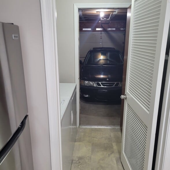 Building Photo - 84 Woodlake Dr