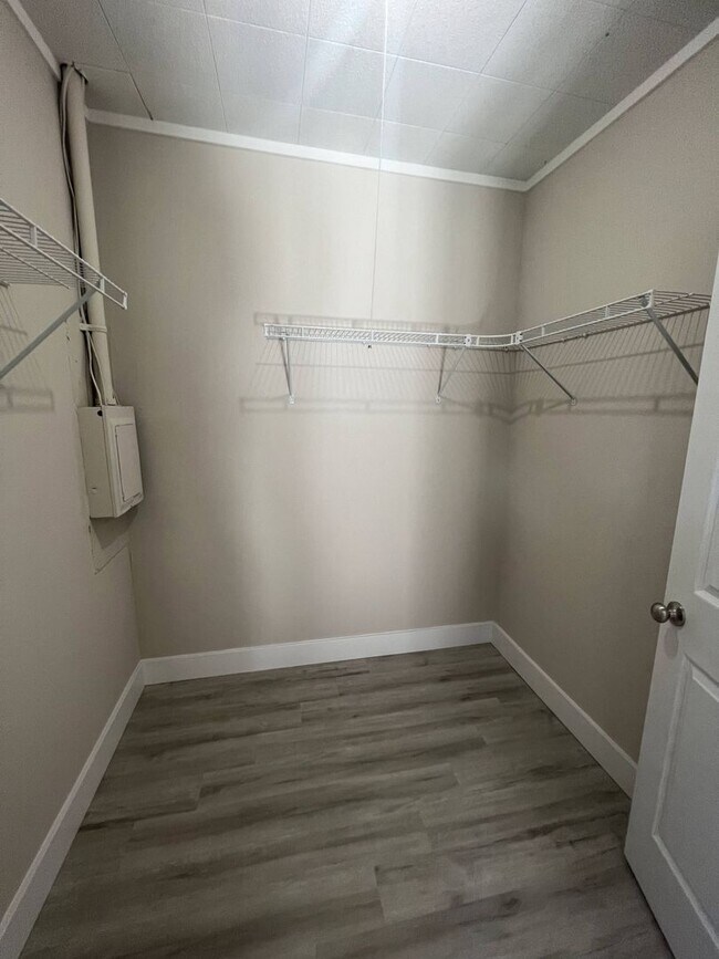Building Photo - 3 Bed 1 Bath Springfield, MO