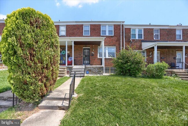 Building Photo - 1323 N Kenwood Ave