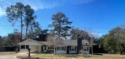 Building Photo - 5421 Pine St