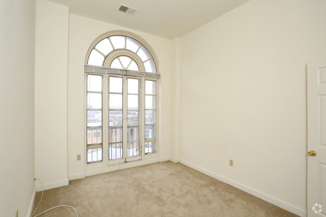 1BR, 1BA - 822SF - Bedroom - University Plaza Apartments