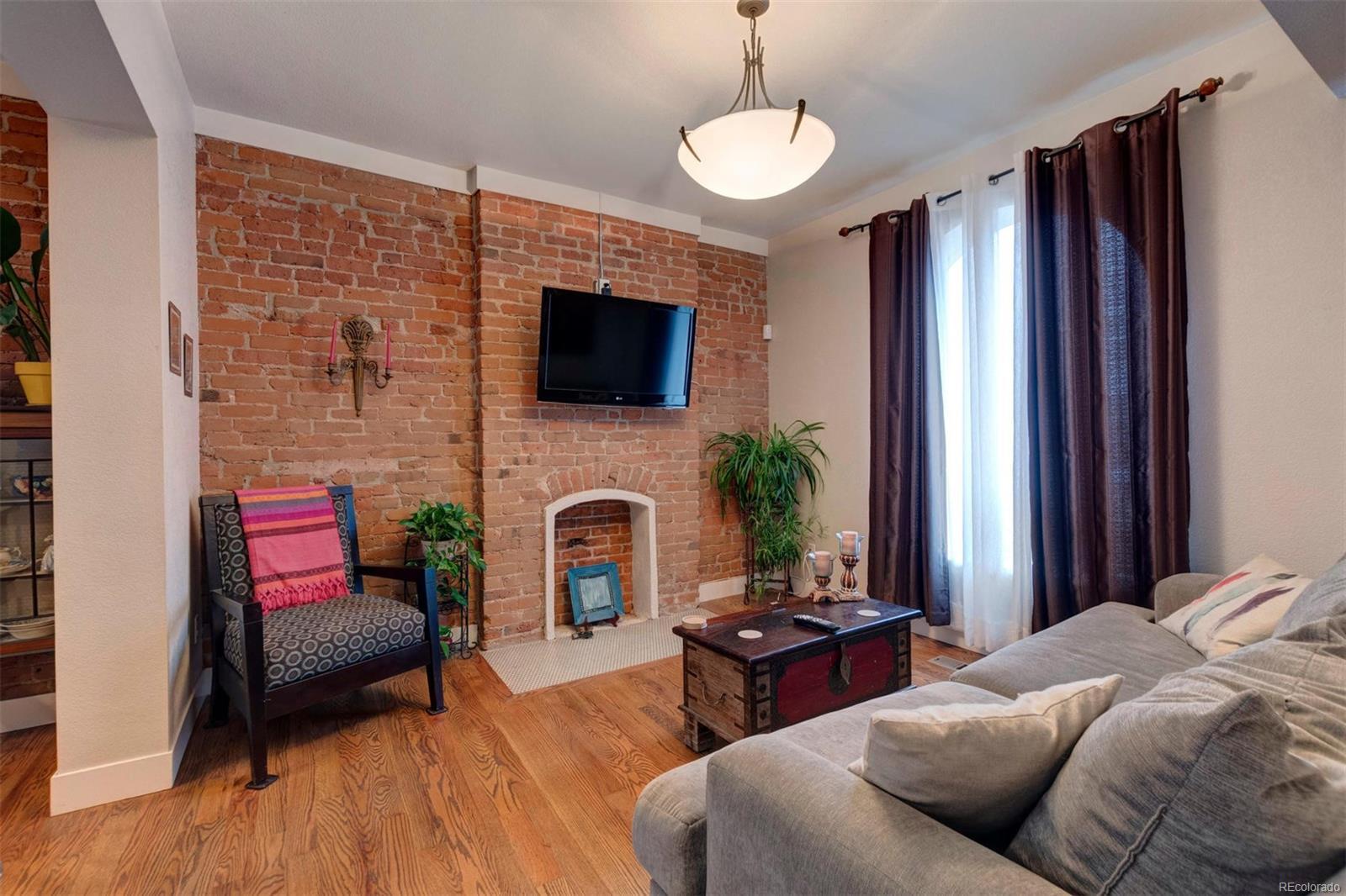 Building Photo - 920 E 24th Ave