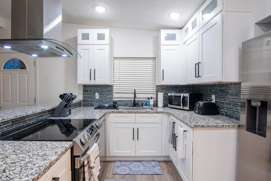 Building Photo - 3811 Hargill Dr