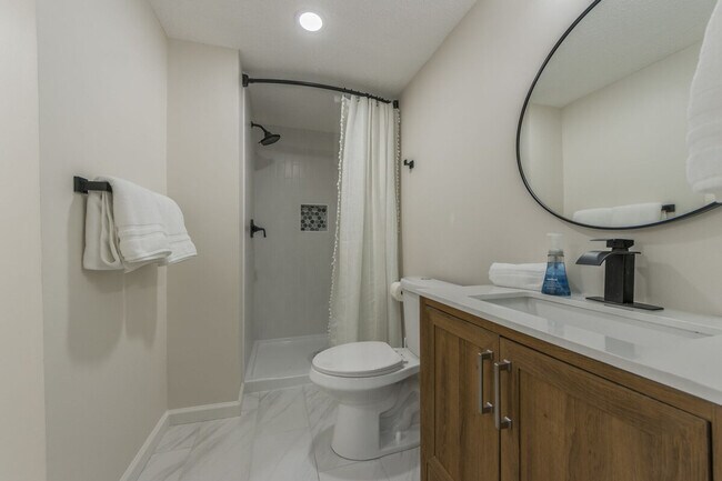 Building Photo - 7105 Chas Dr