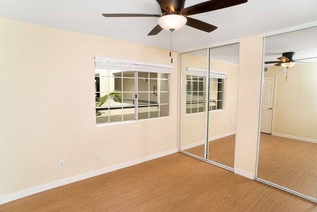 Building Photo - Warner Center  2 Bedroom + Loft Condo for Rent in Woodland Hills!