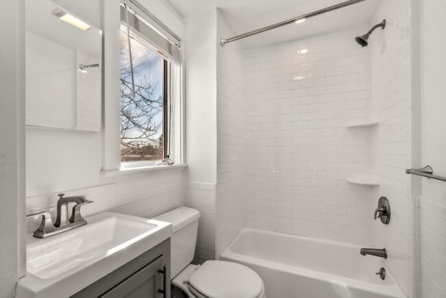 Building Photo - 36 Sewall St