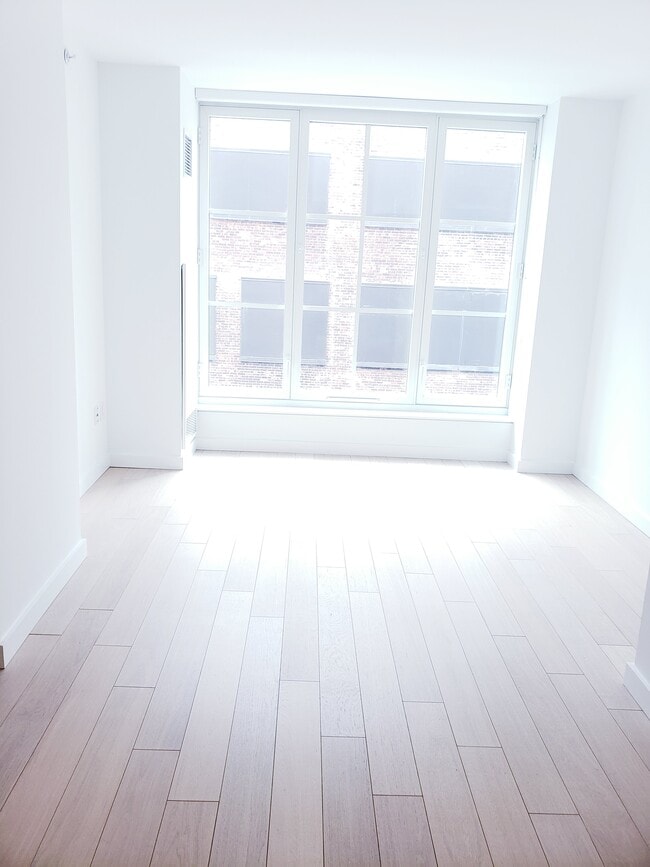 Interior Photo - 535 W 43rd Street