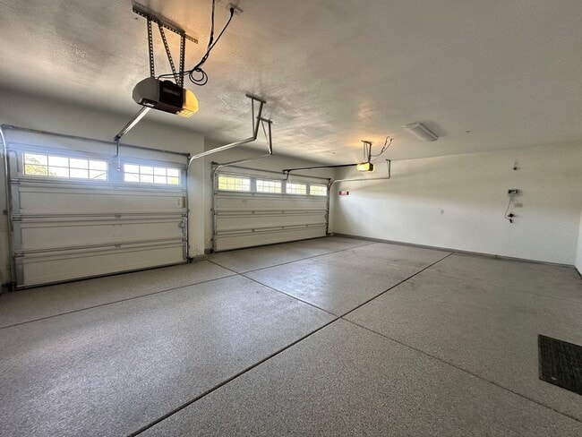 Building Photo - 2548 N Kayenta St
