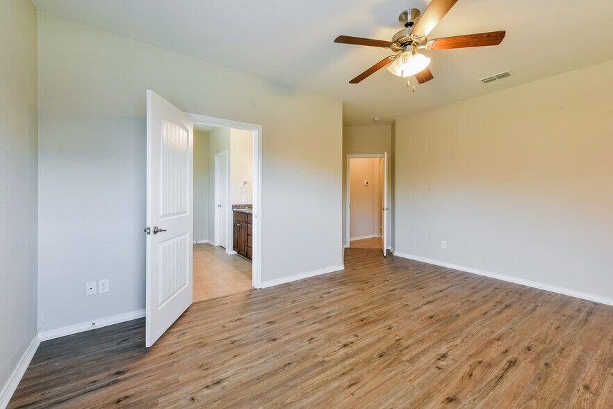 Building Photo - 1732 Jacona Trail