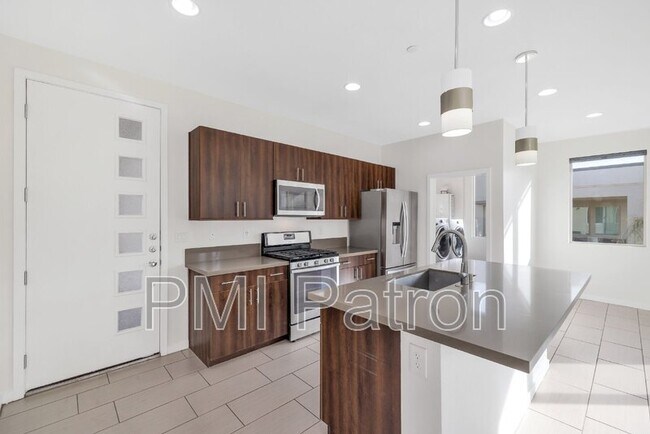 Building Photo - 11231 Hidden Peak Ave