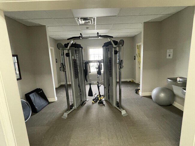 Building Photo - 408 Provincial St