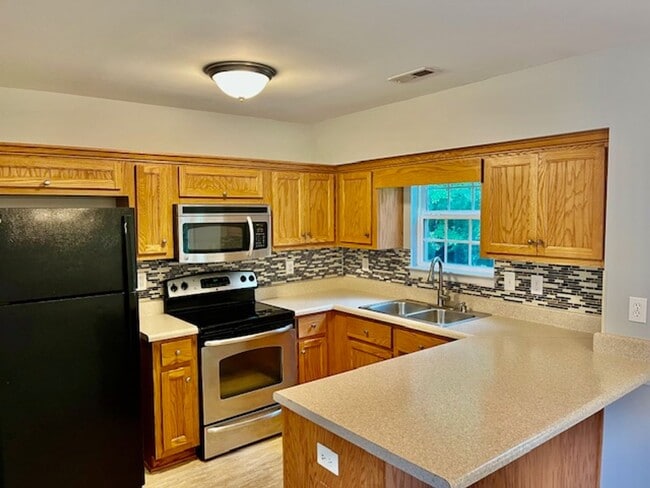 Building Photo - 42 Hunters Glen