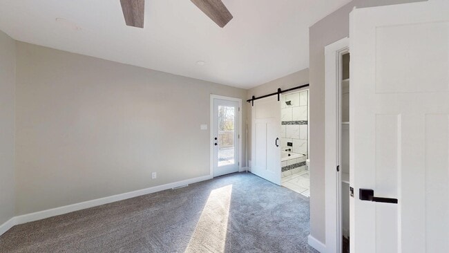 Building Photo - 1033 E 51st Pl