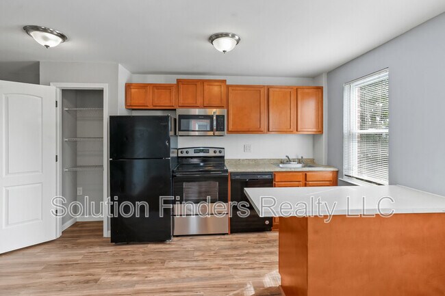 Building Photo - 2956 Yorkway