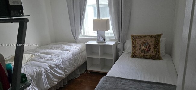 Building Photo - 21255 NE 8th Pl