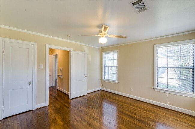 Building Photo - 236 W 31st St