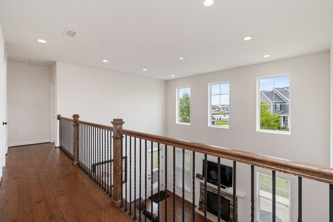 Building Photo - 5 Bedroom 3.5 bath home in Hickory Landing