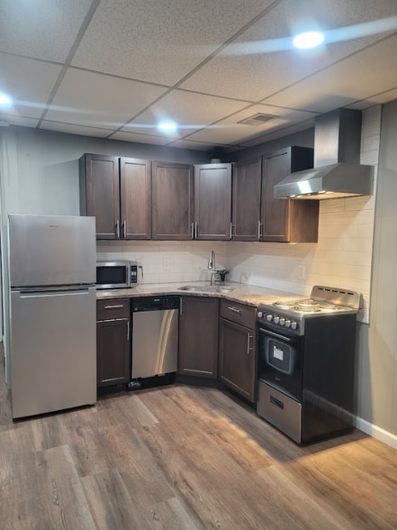 Building Photo - 3914 Clark St