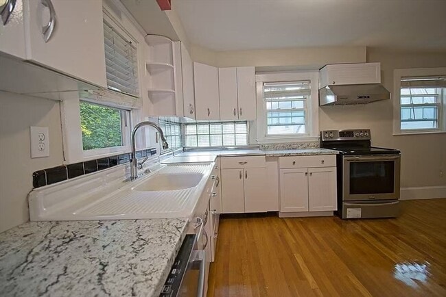 Building Photo - 33 Estabrook Rd