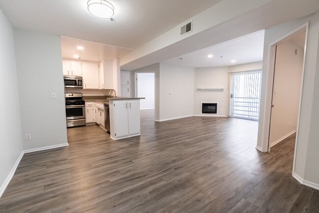 Interior Photo - 4378 Sepulveda Blvd