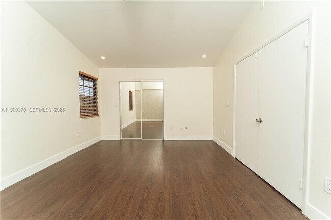 Building Photo - 11229 SW 132nd Ct W