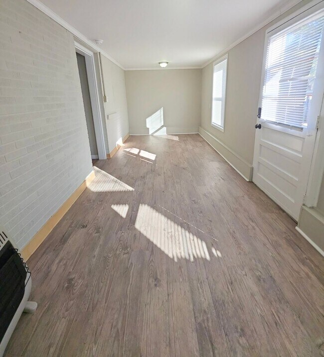 Building Photo - Spacious 3 Bedroom Home with Limited-Time $500 Move-In Special