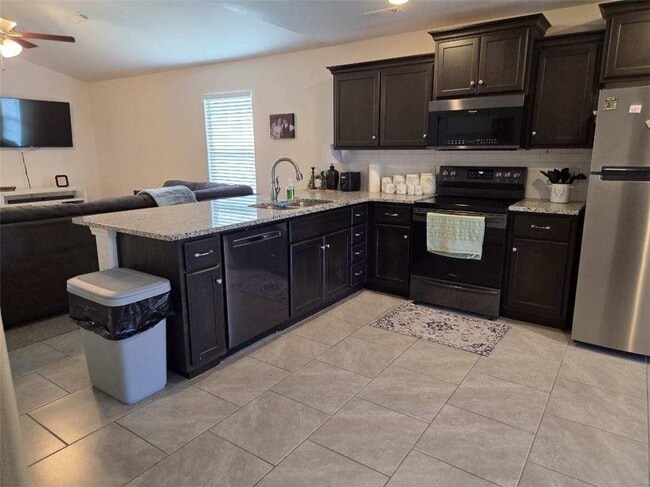 Building Photo - 4000 E Razorbill Dr