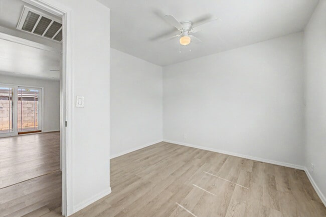 Building Photo - 2045 E Orange St.