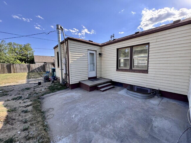 Building Photo - 4886 S Logan St