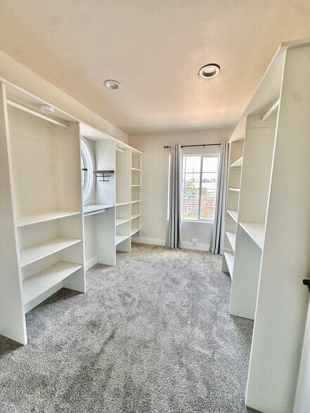 primary walk-in - 614 Highland Dr