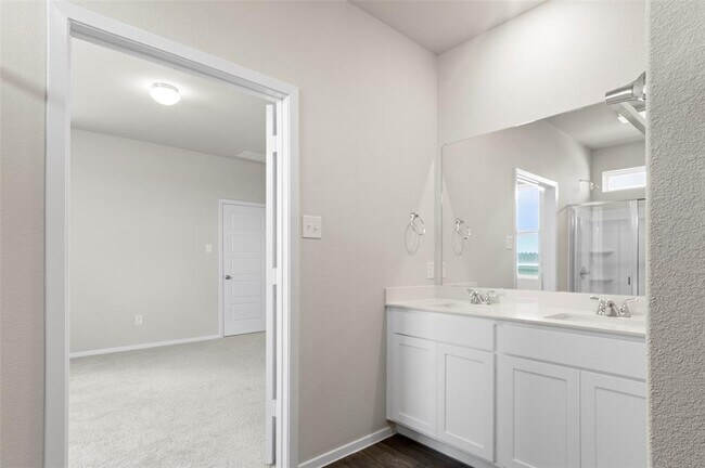 Building Photo - 220 Backwater Rd