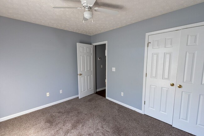 Building Photo - 6725 Taylor Ridge Rd