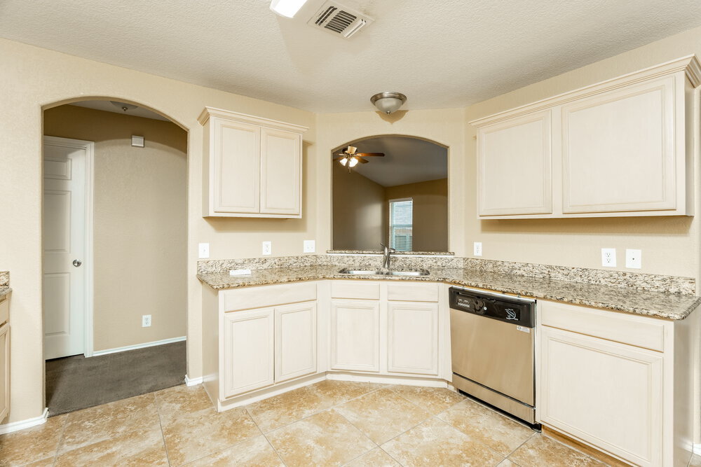 Building Photo - 135 Woodstone Loop