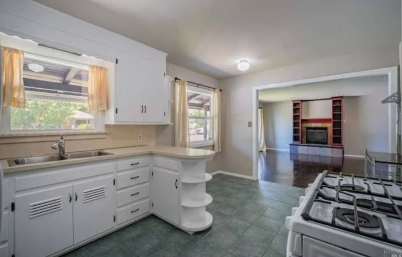 Building Photo - 2732 Village Side Dr