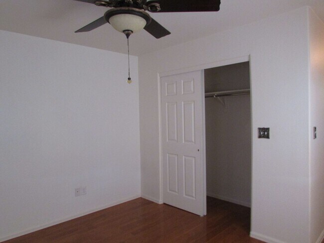 Building Photo - 2470 1/2 Brookwillow Loop