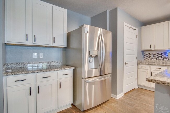Building Photo - 4668 Red Oak Dr