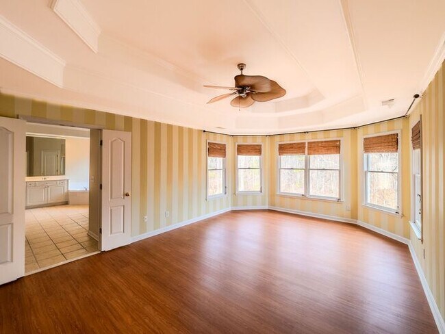 Building Photo - 12872 Waterside Dr