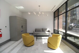 Building Photo - 3193 Washington St