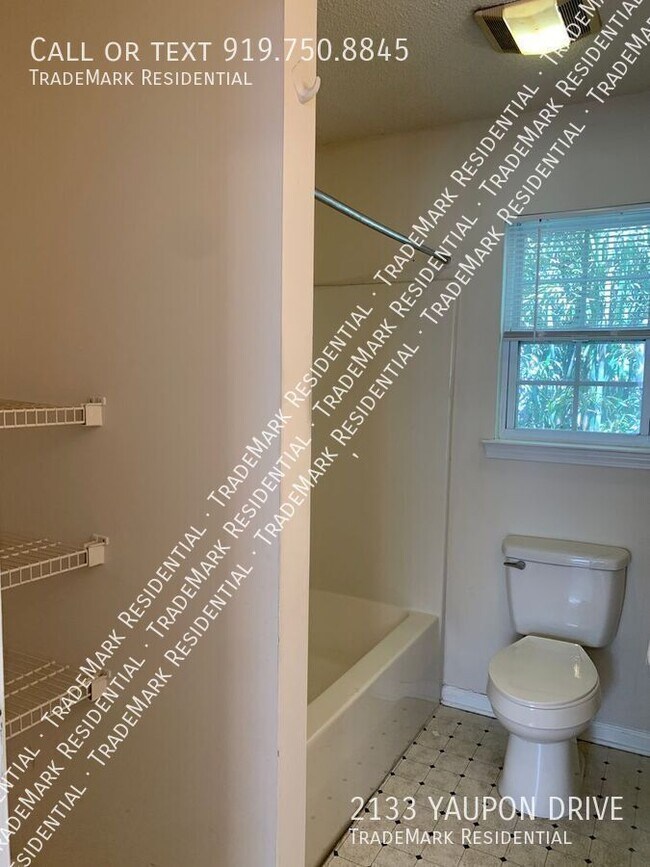 Building Photo - 2133 Yaupon Dr