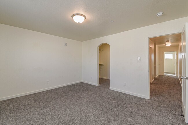 Building Photo - 21155 Gosling Rd