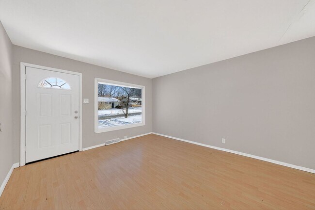 Building Photo - For Rent – 3 Bedroom Home | Section 8 Welcome