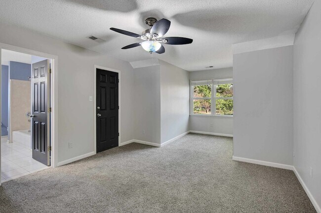 Building Photo - 979 Welbeck Cove