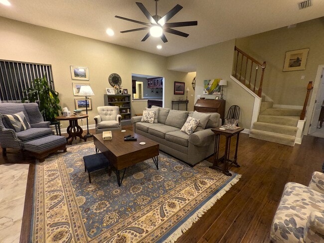 Building Photo - 998 Fay Dr