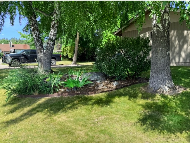 Building Photo - Beautiful Lakeside Home